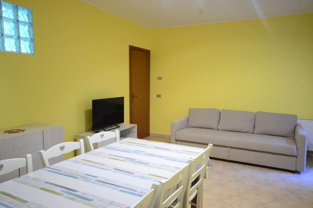 Casa Vacanza Donna Laura Barcellona-Pozzo di Gotto Exterior photo